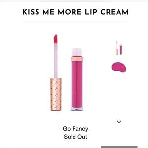 Hot Makeup Professional KISS ME MORE LIP CREAM